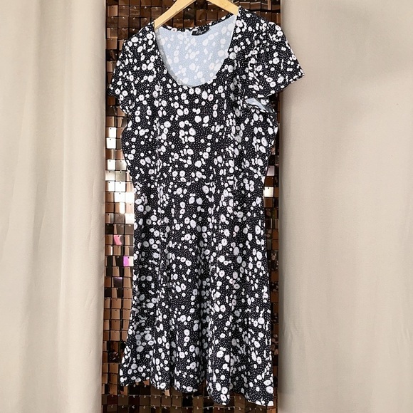 2 Dye 4 Black Short Sleeve Stretchy Lightweight Dress White & Red Floral Print L - Picture 1 of 10
